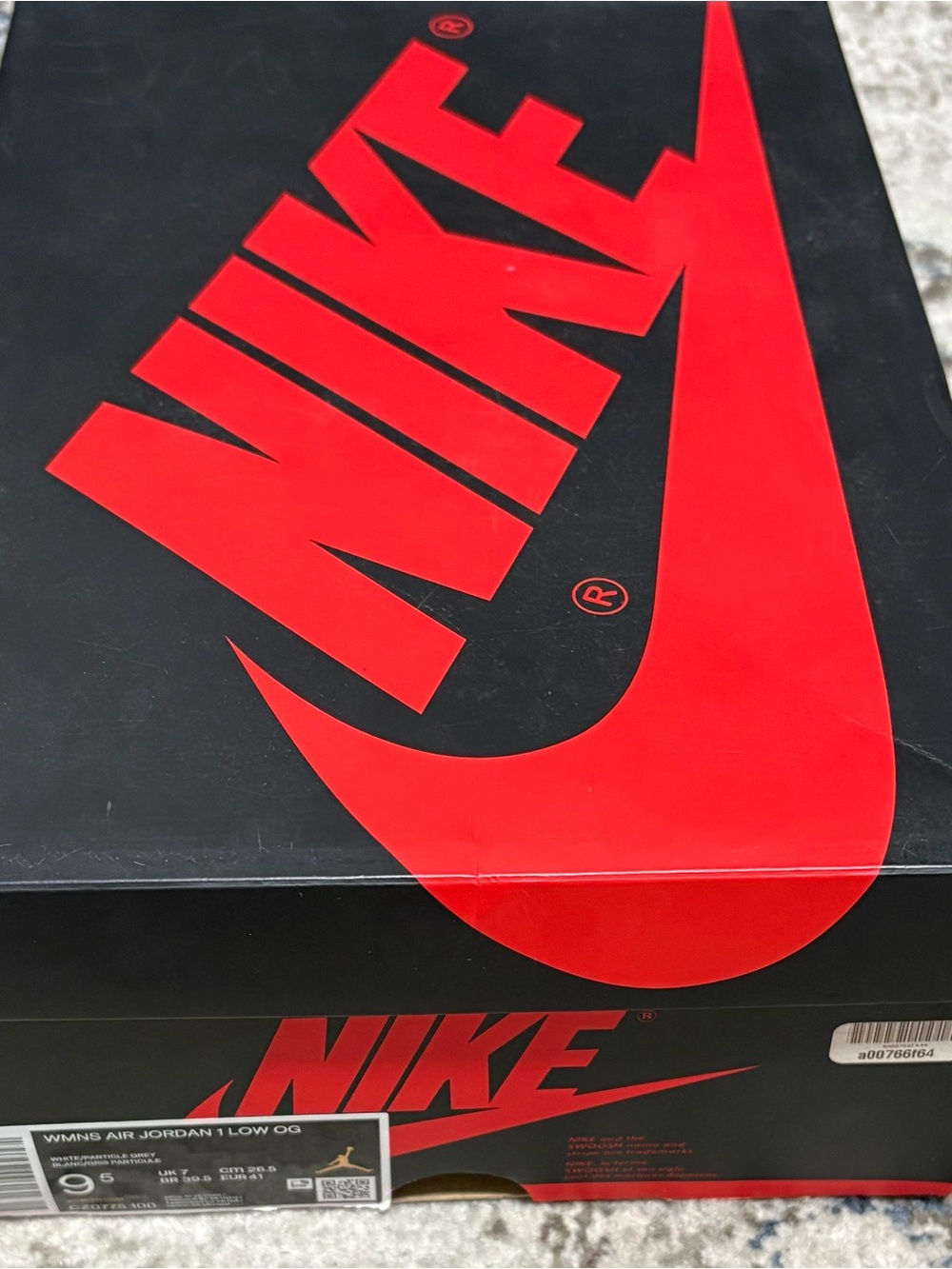 Nike Low-Top Sneakers in White & Metallic Bronze - Picture 14 of 16